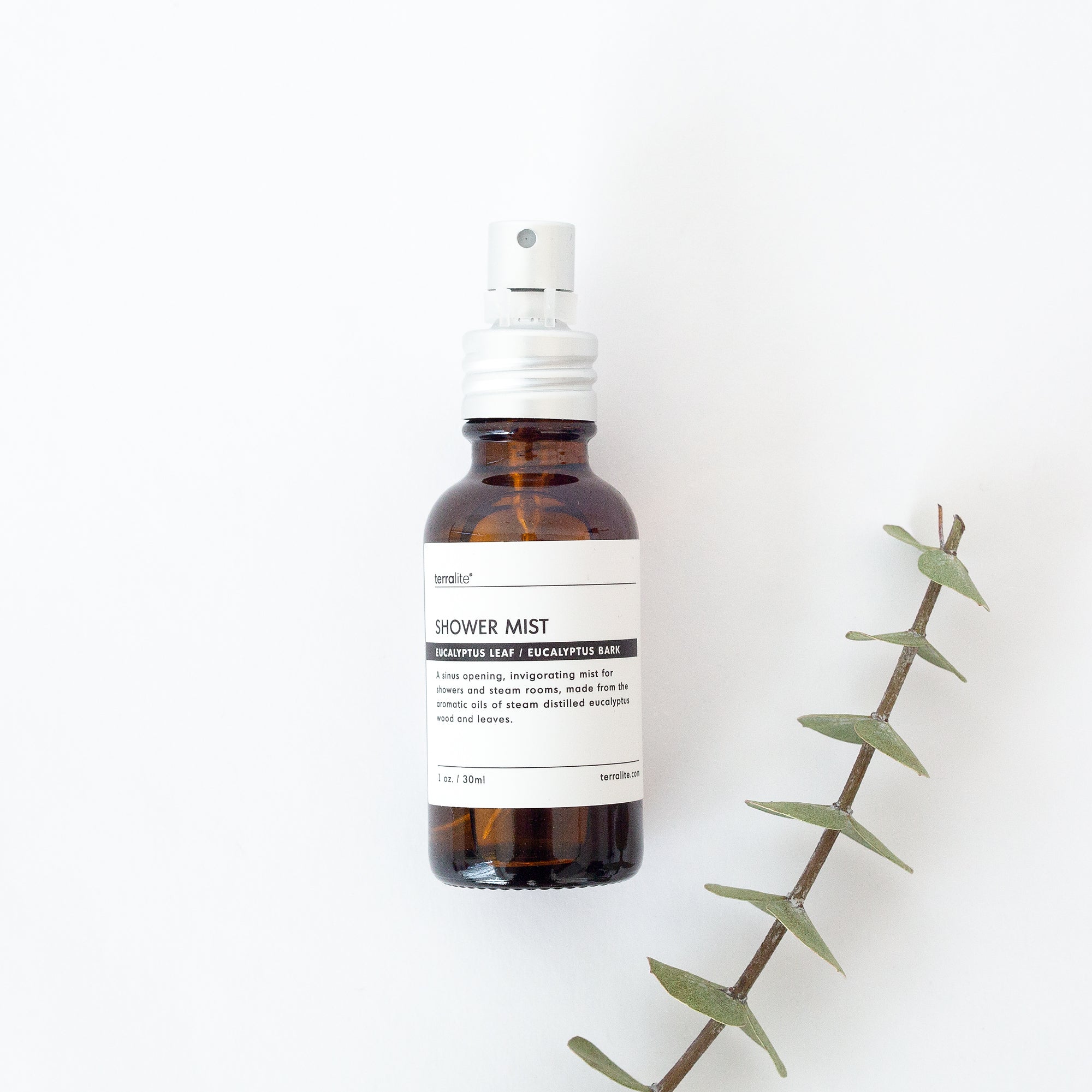 organic eucalytpus shower mist made with pure essential oils and plant extracts